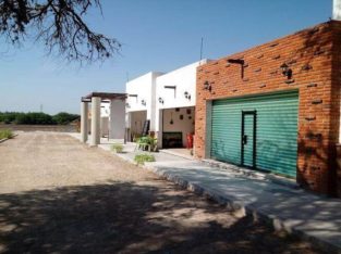 Local comercial 270m² – 8 estacionamientos