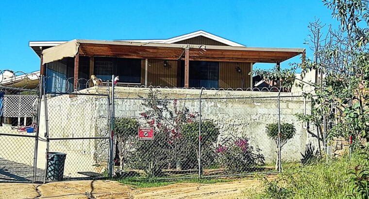 SE VENDE CASA AMUEBLADA  EN VALLE DE GUADALUPE